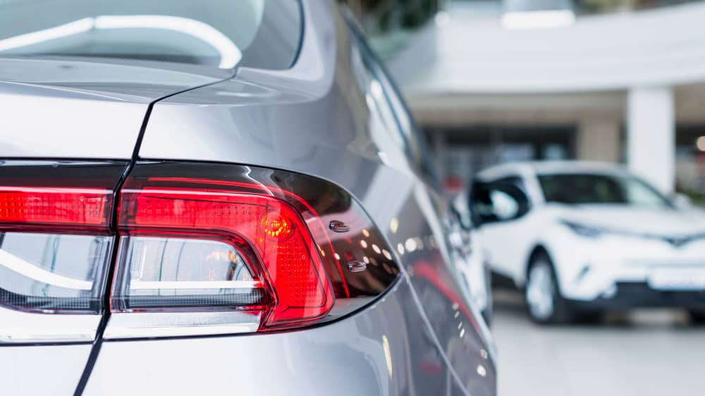 Voiture vue de derrière